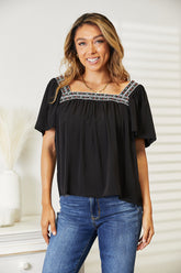 Bold Contrast Square Neck Puff Sleeve Blouse for Fashion-Forward Style